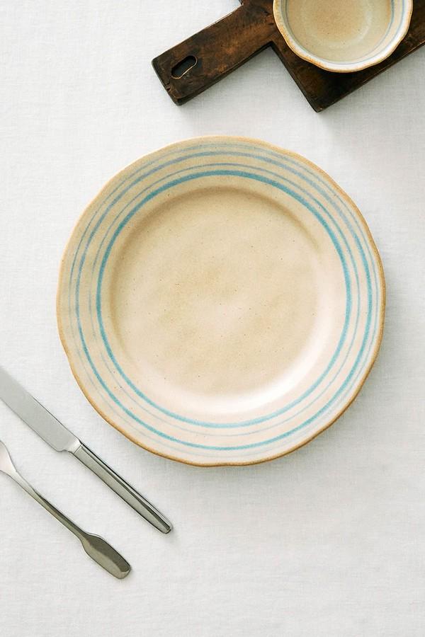 Stoneware Dinner Plates With Lines