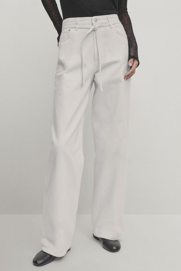 Relaxed-Fit High-Waist Jeans