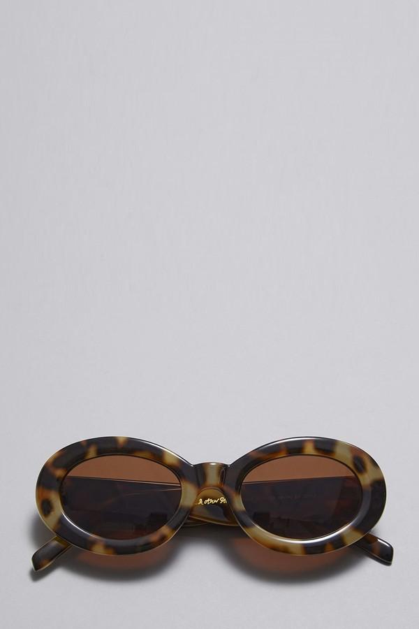 Oval Frame Sunglasses