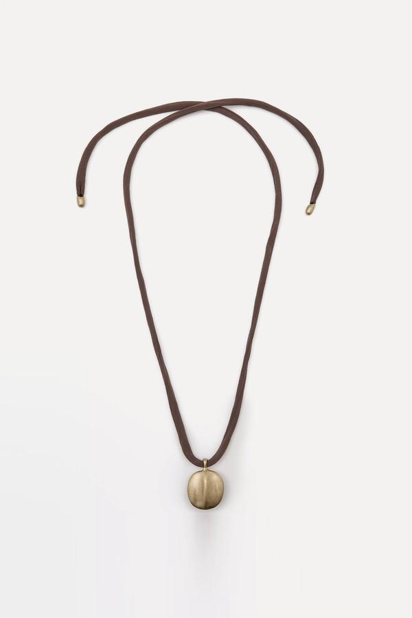 3 Cool Ways To Wear A Cape